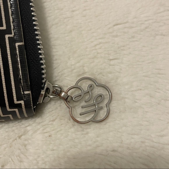 Lou Harvey Black and White Zip Wallet - Picture 2 of 5